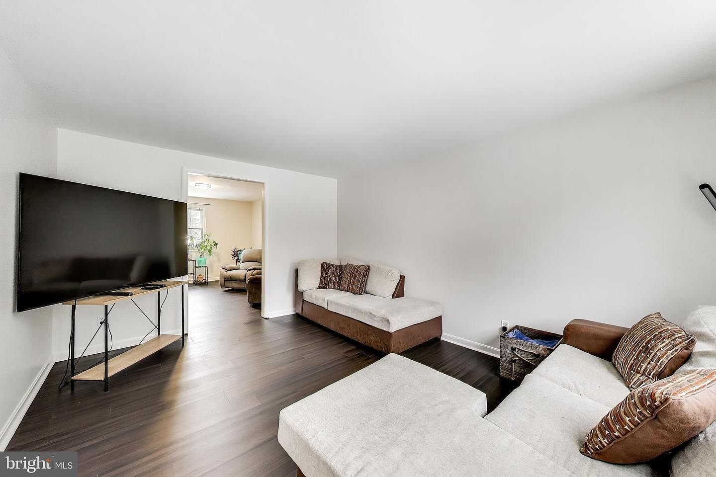 93 Jones Station Rd Arnold, MD 21012 - Thumbnail 3