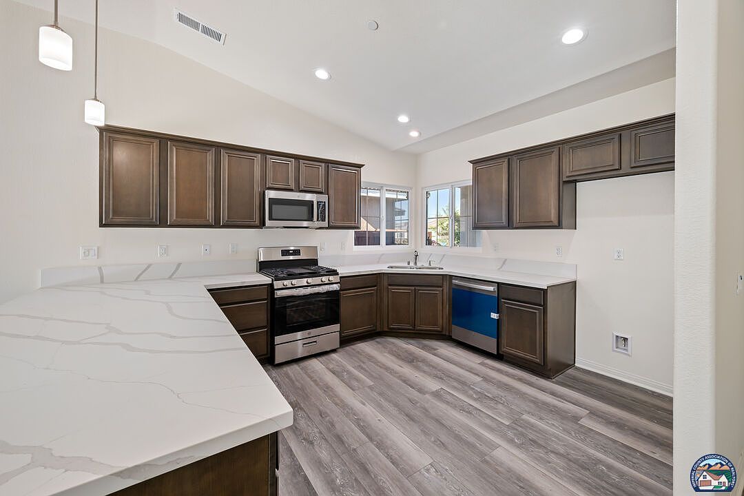 855 Bougainvillea Ct Brawley, CA 92227 - Thumbnail 3