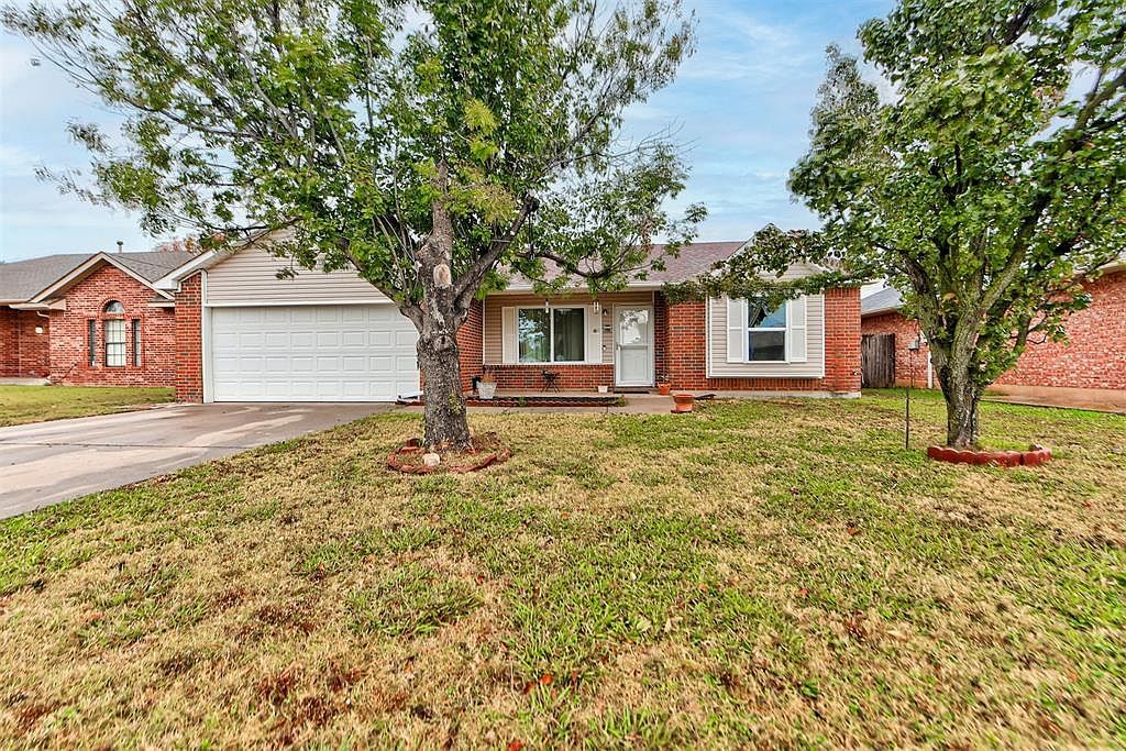 1725 Queensbury Rd Moore, OK 73160 - Thumbnail 3