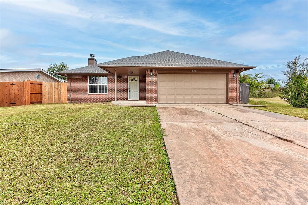 1528 Tudor Dr Moore, OK 73160 - Thumbnail 3