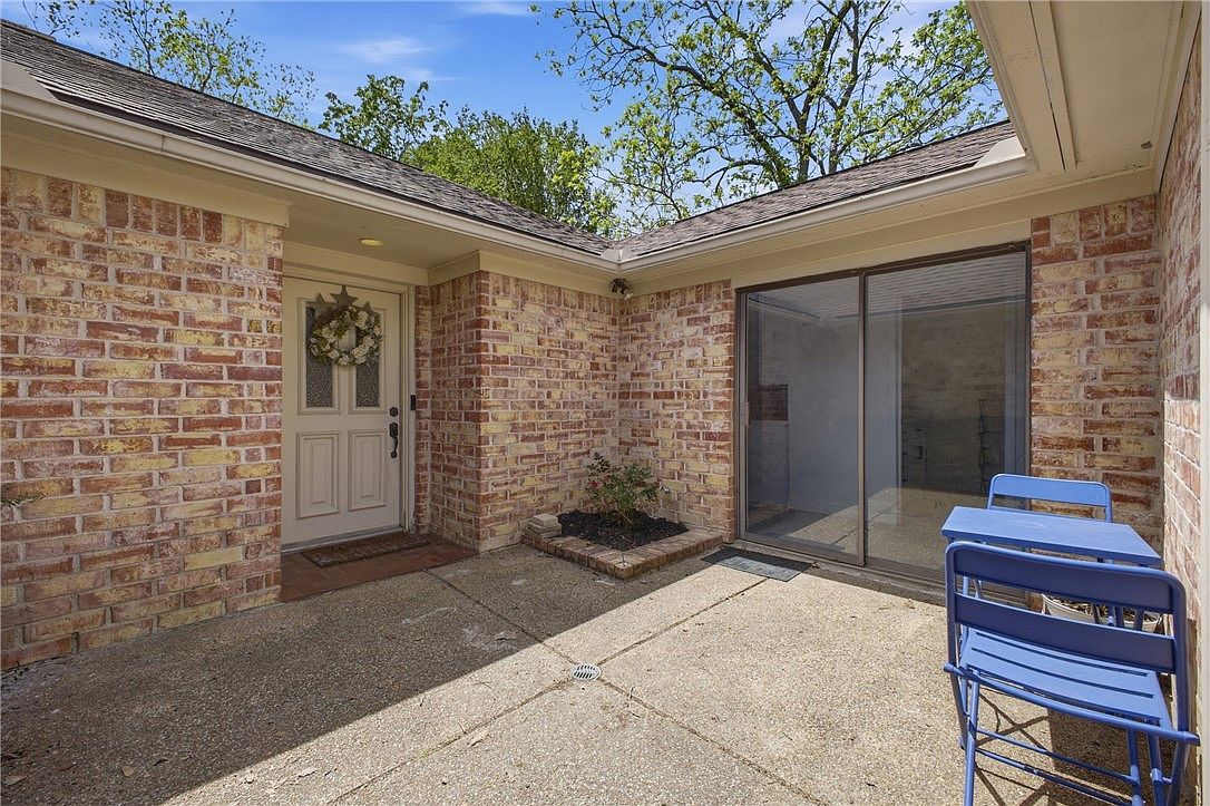 2012 Red River Dr Bryan, TX 77802 - Thumbnail 3