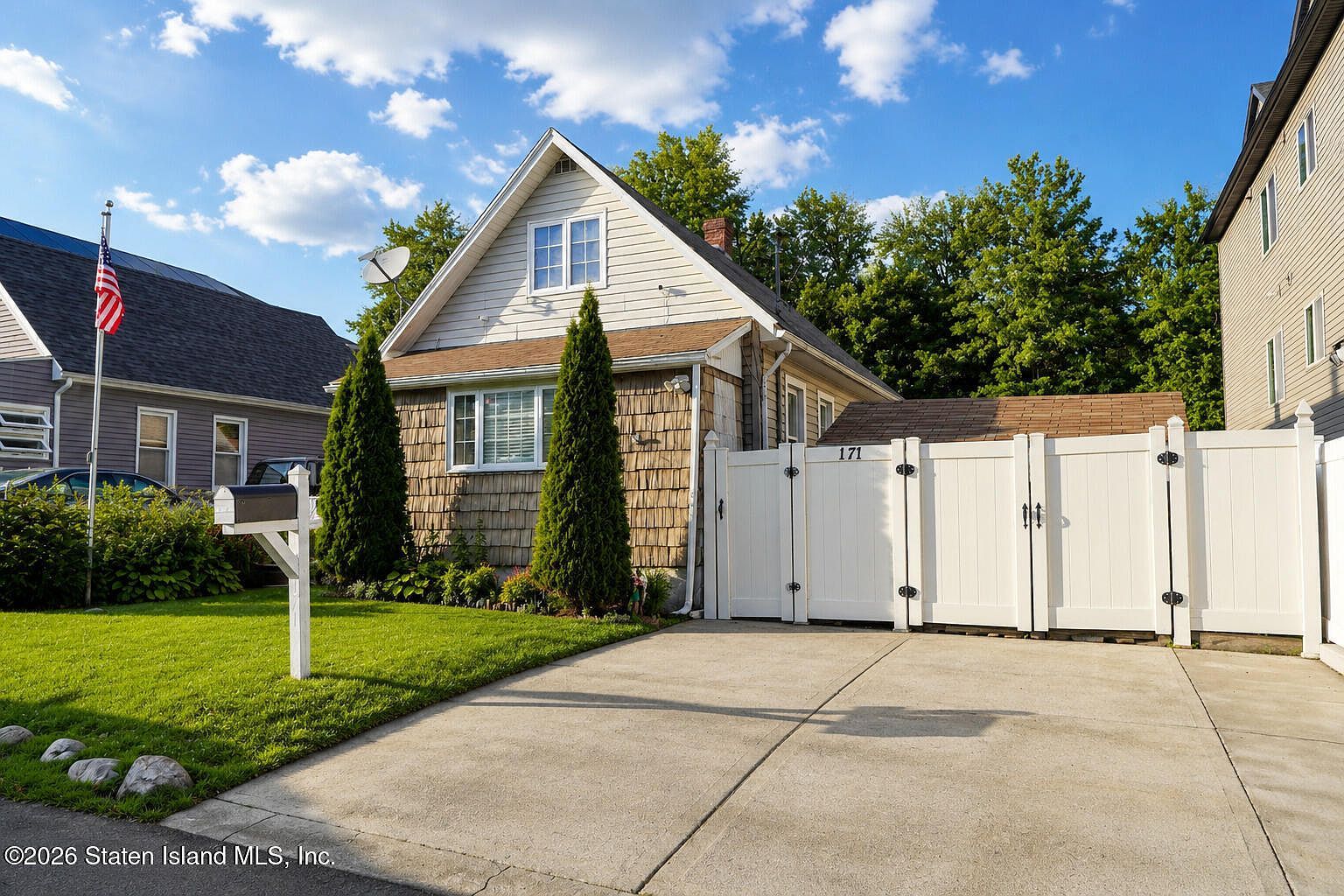 171 Burke Ave Staten Island, NY 10314 - Thumbnail 3