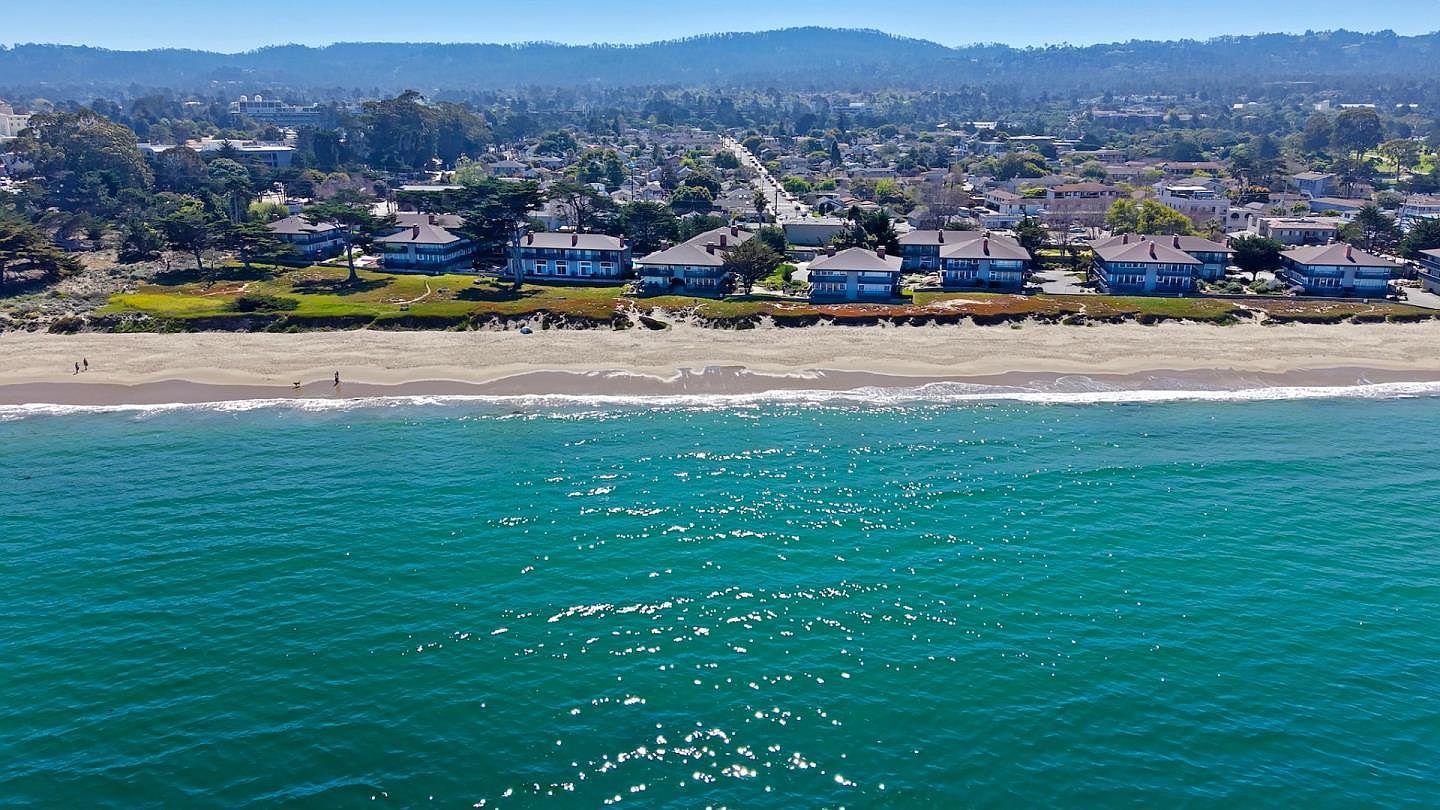 37 La Playa St #37 Monterey, CA 93940 - Thumbnail 3