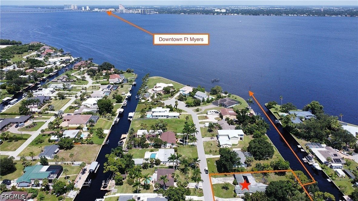 1845 Marina Cir North Fort Myers, FL 33903 - Thumbnail 3