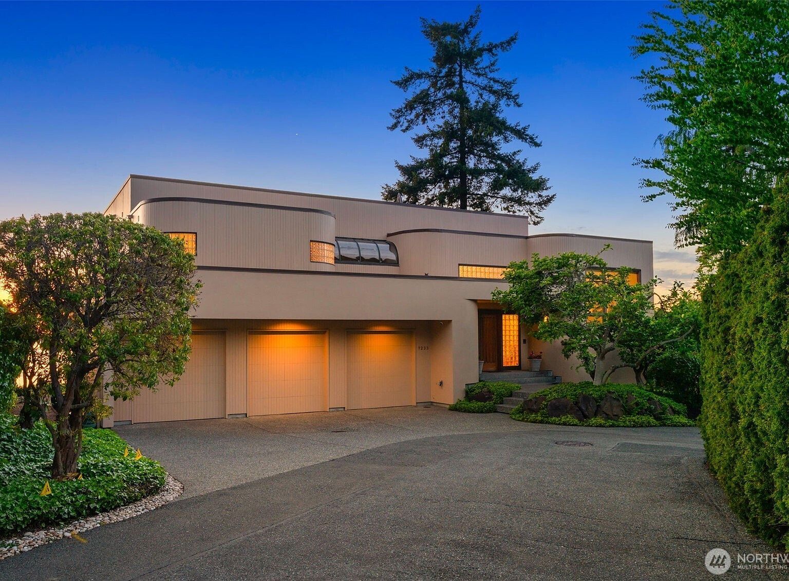 9233 Olympic View Dr Edmonds, WA 98020 - Thumbnail 4