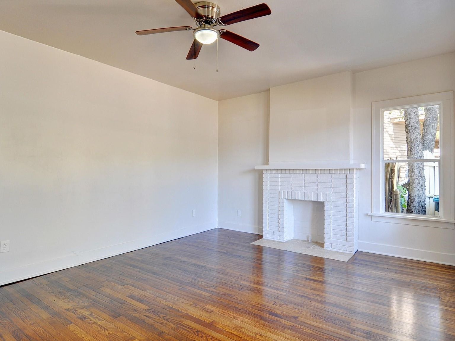 2844 Travis Ave Fort Worth, TX 76110 - Thumbnail 3