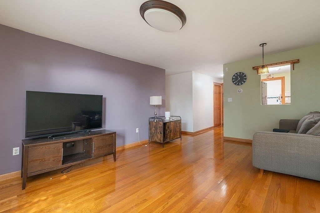 39 Cary Ave APT 14 Chelsea, MA 02150 - Thumbnail 3