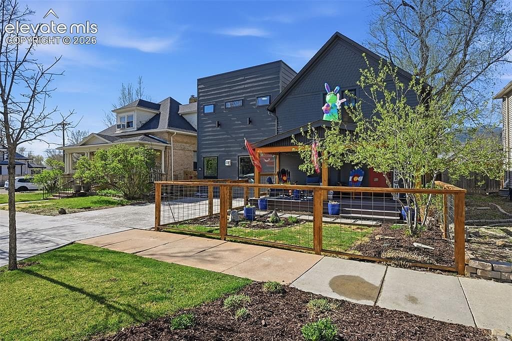 1607 W Pikes Peak Ave Colorado Springs, CO 80904 - Thumbnail 3