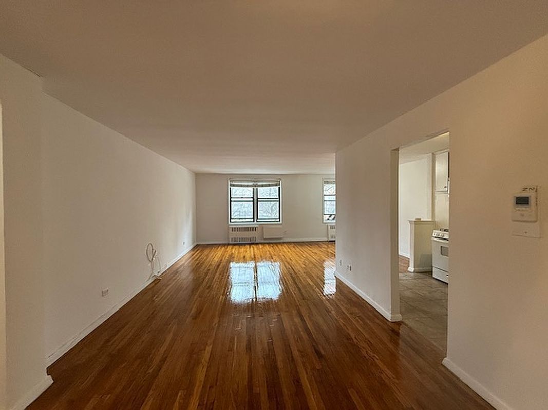 10850 62nd Dr APT 2N Flushing, NY 11375 - Thumbnail 3