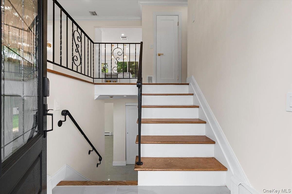 12 Deans Ln Bayville, NY 11709 - Thumbnail 3