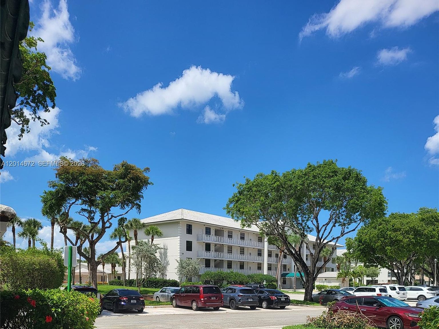 3640 Whitehall Dr APT 406 West Palm Beach, FL 33401 - Thumbnail 3