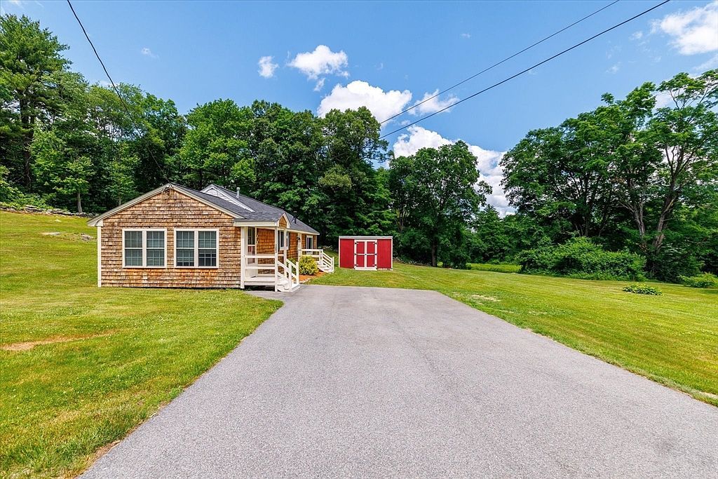 185 Linden St Berlin, MA 01503 - Thumbnail 3