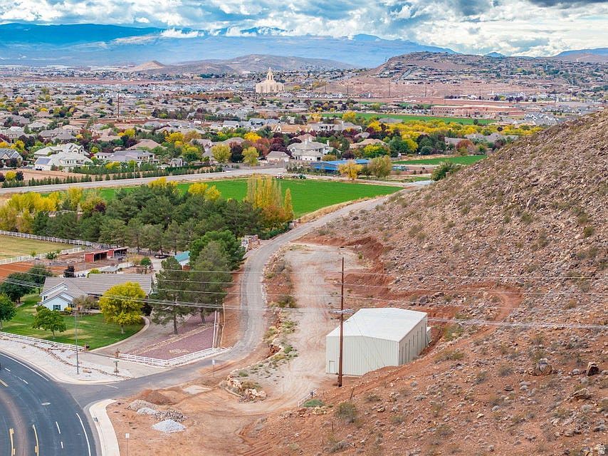 555 S Nichols Peak Rd #E Washington, UT 84780 - Thumbnail 3