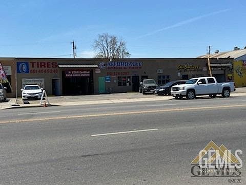 309 E Brundage Ln Bakersfield, CA 93307 - Thumbnail 3