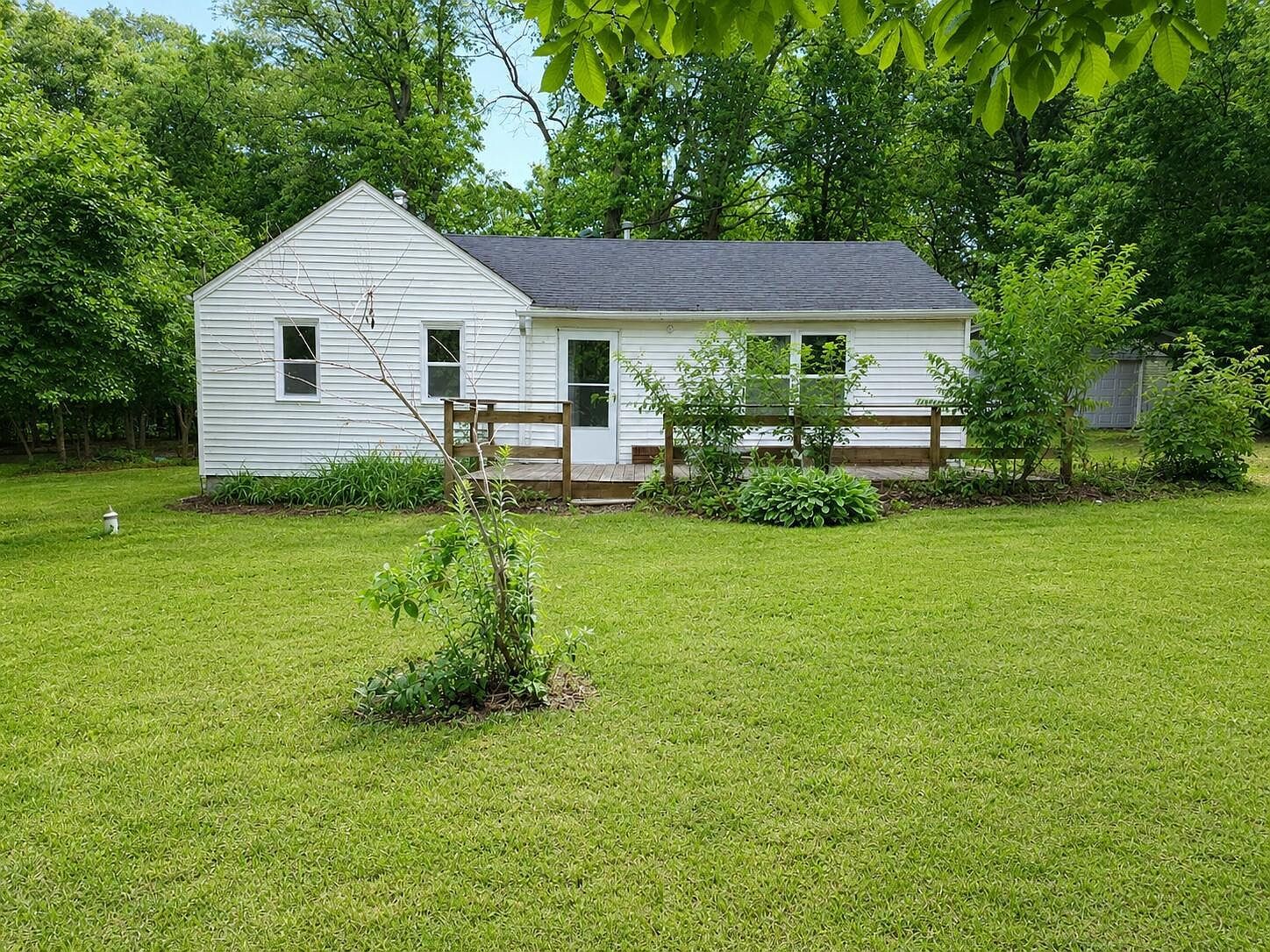 20419 Woodmar St Lowell, IN 46356 - Thumbnail 3
