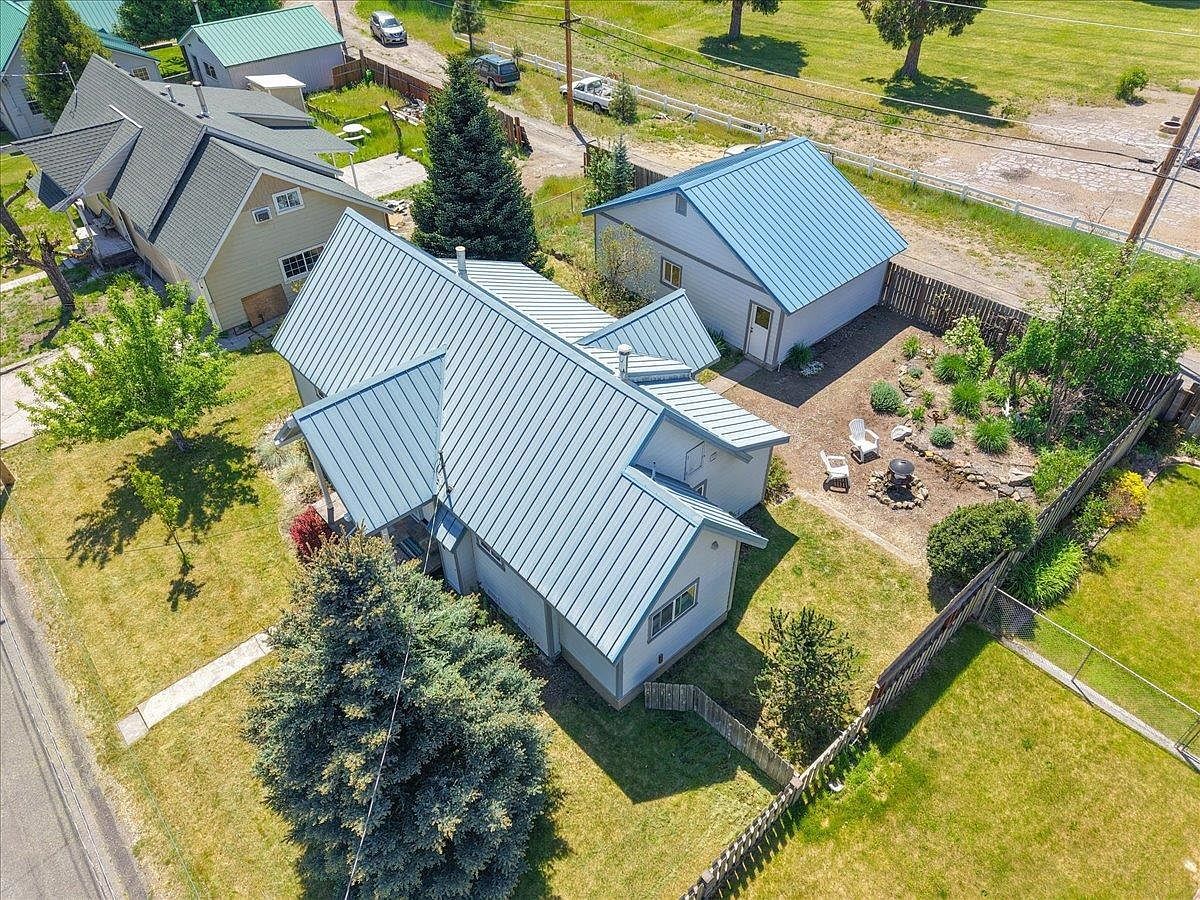 417 Broadway Ave McCloud, CA 96057 - Thumbnail 3