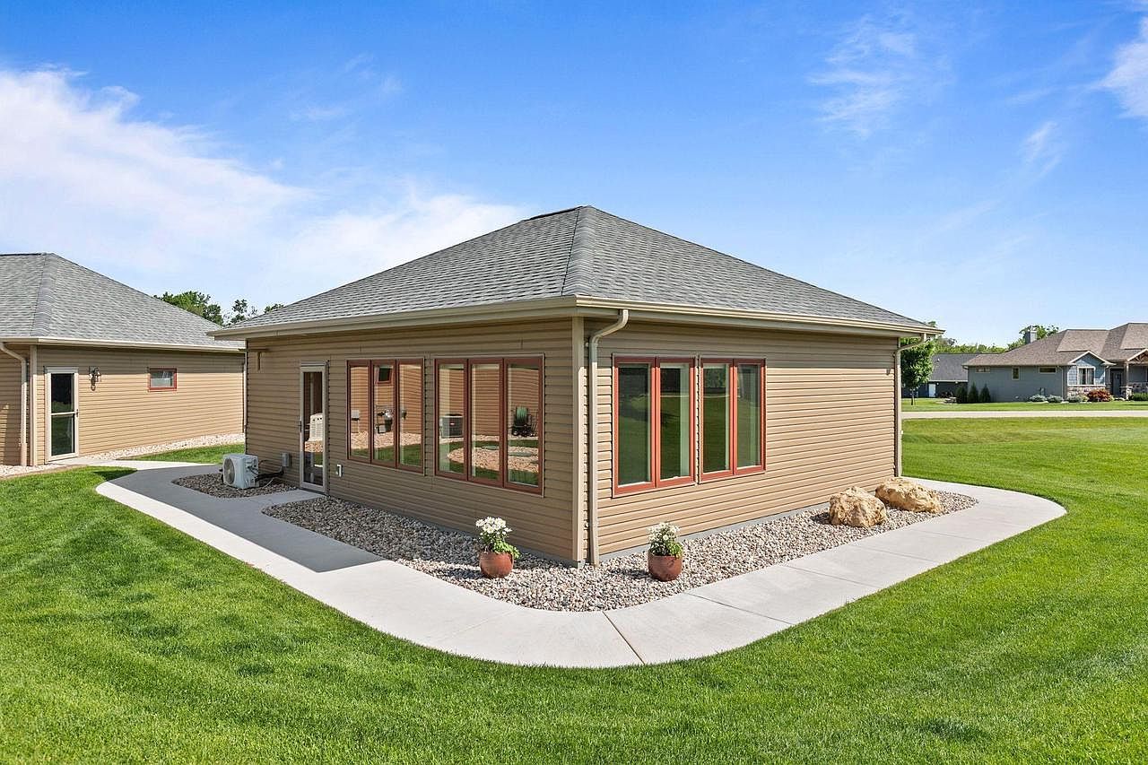 W7535 Cross Country Ln Hortonville, WI 54944 - Thumbnail 3