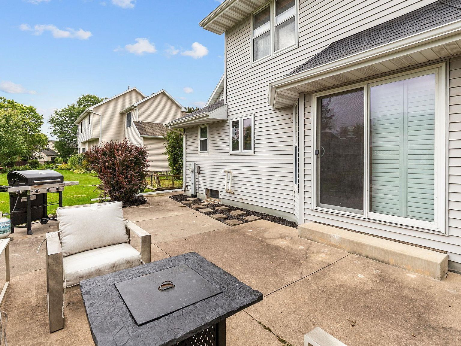 2191 Bramblewood Ct Neenah, WI 54956 - Thumbnail 3