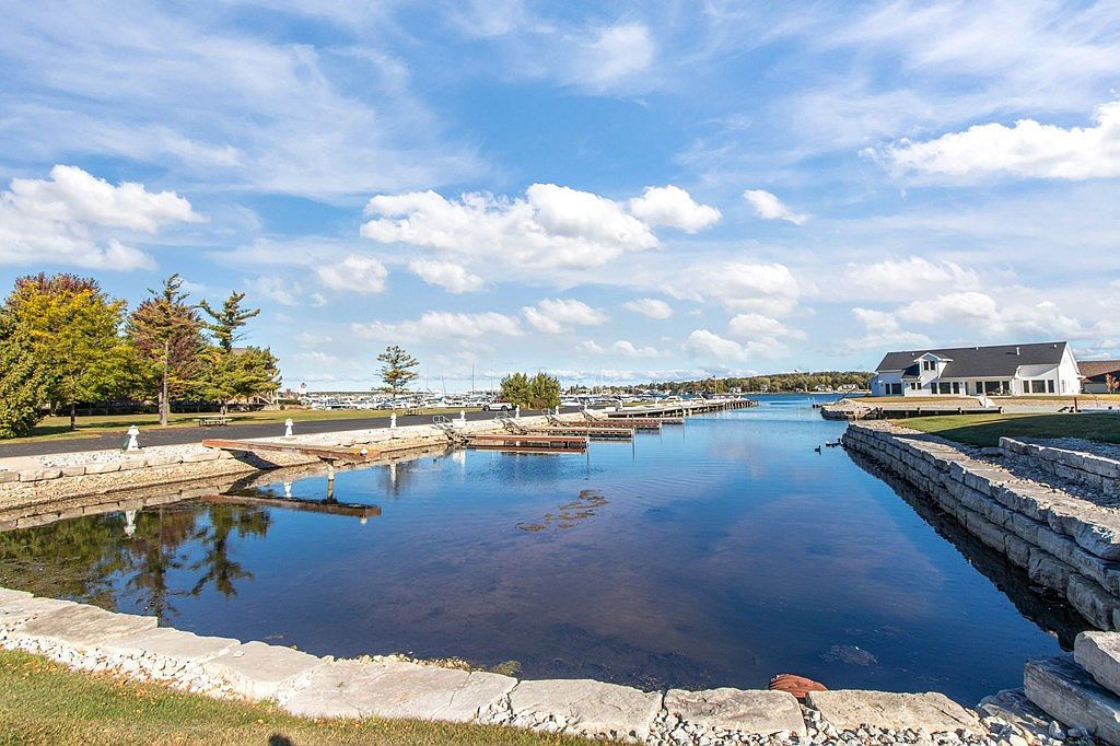 634 E Walnut Pl Sturgeon Bay, WI 54235 - Thumbnail 3