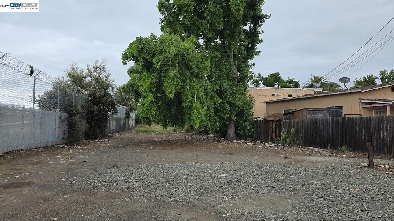 218 Valle Vista Ave Hayward, CA 94544 - Thumbnail 3