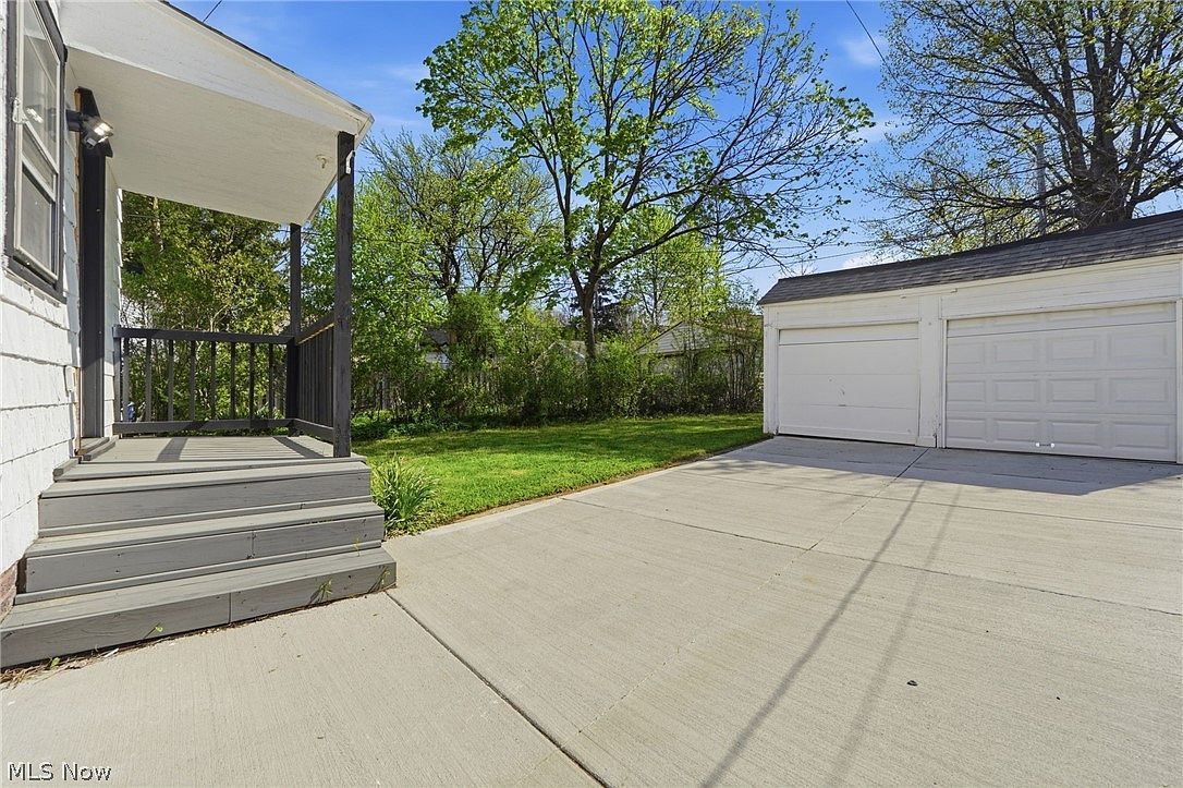2009 Marlindale Rd Cleveland Heights, OH 44118 - Thumbnail 3