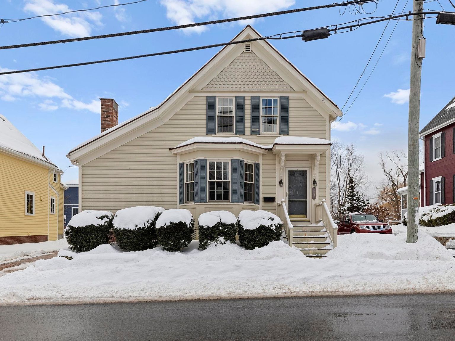 112 New Castle Ave Portsmouth, NH 03801 - Thumbnail 3