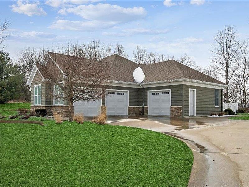702 Stone Man Ct Fayette, IA 52142 - Thumbnail 3