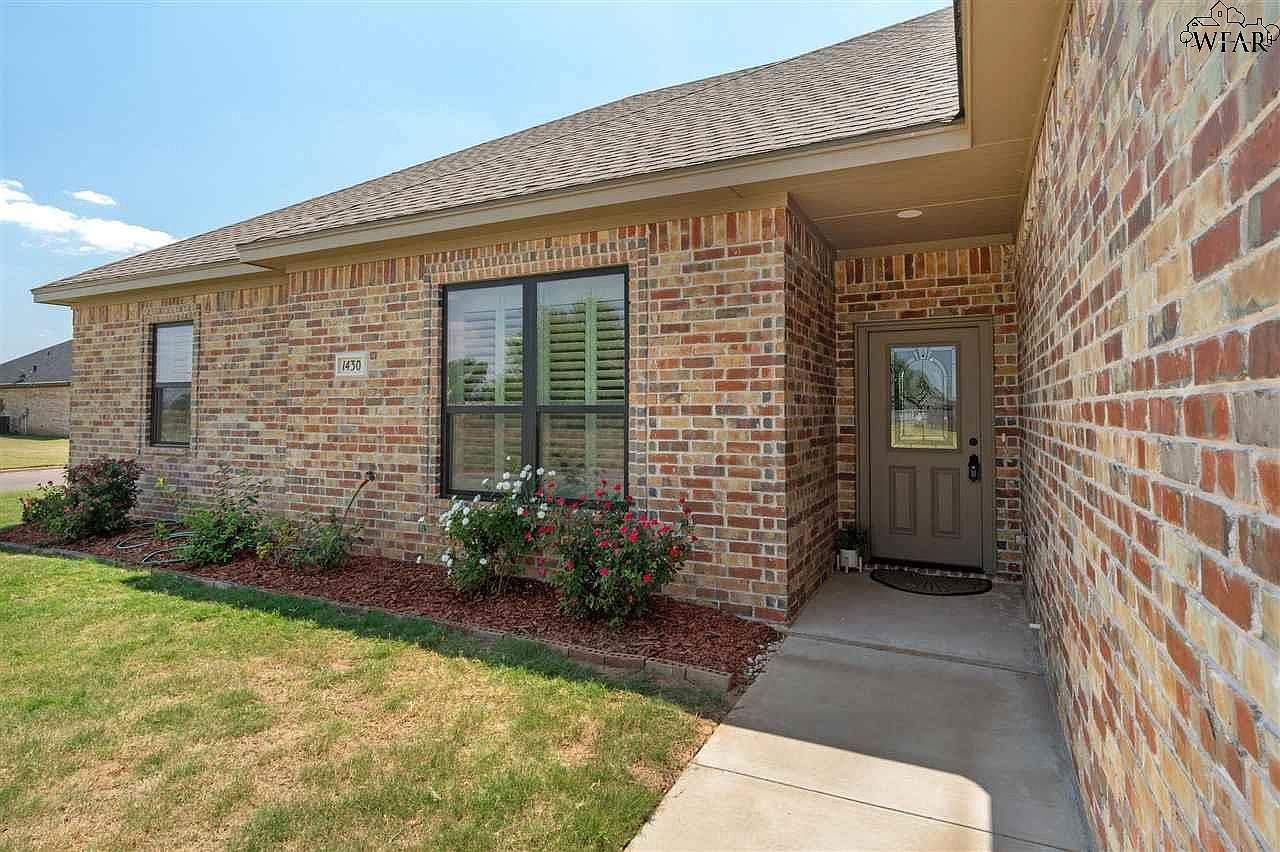 1430 Danberry St Burkburnett, TX 76354 - Thumbnail 3