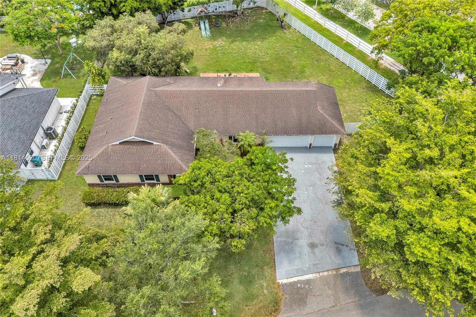 14630 SW 147th Ct, Miami, FL, USA, 33196 - Thumbnail 3