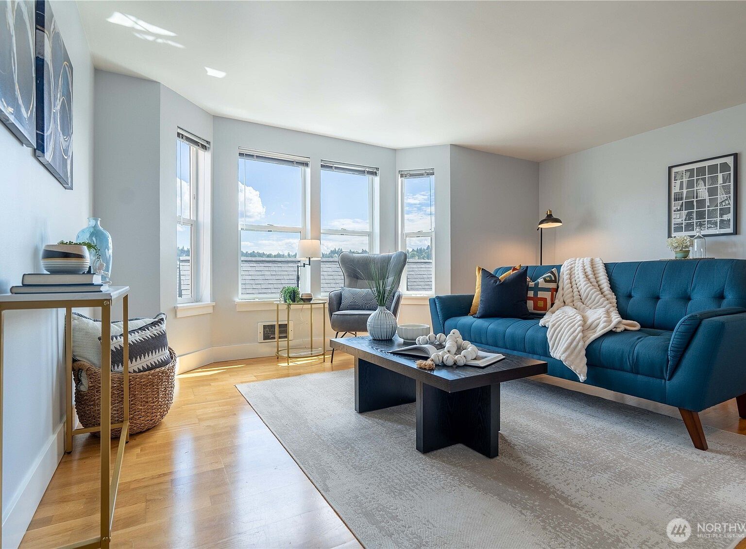209 N 39th St APT 304 Seattle, WA 98103 - Thumbnail 3