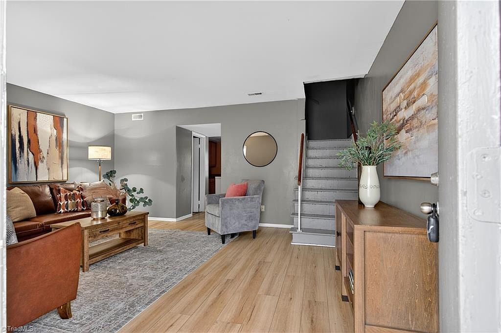 5715 Bramblegate Rd Unit F Greensboro, NC 27409 - Thumbnail 3