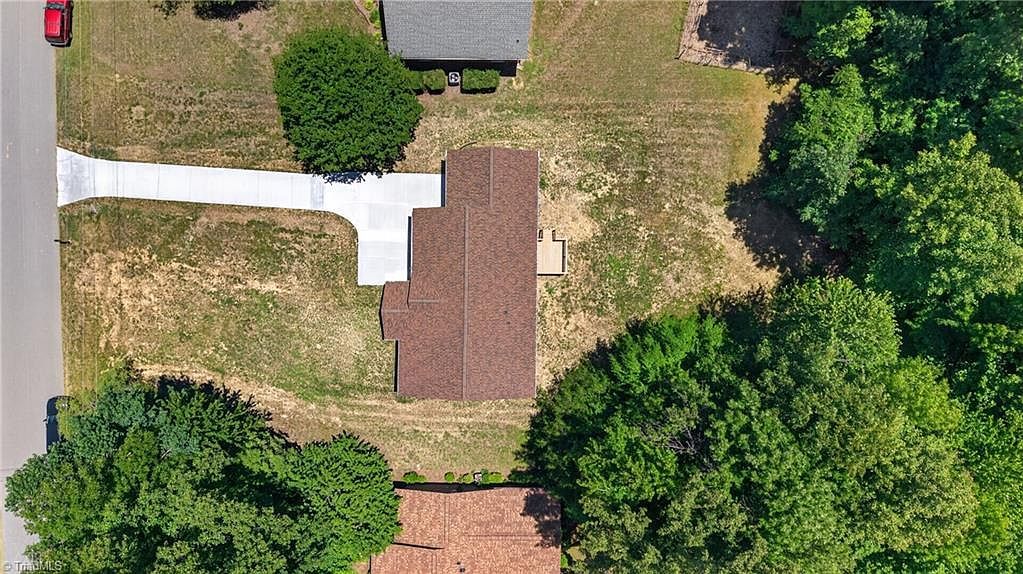 4218 Farlow Dr Greensboro, NC 27406 - Thumbnail 3