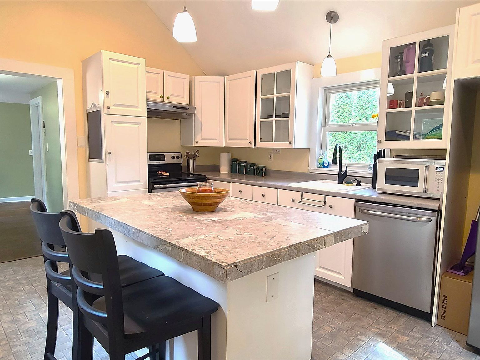 270 Epping Rd Exeter, NH 03833 - Thumbnail 3