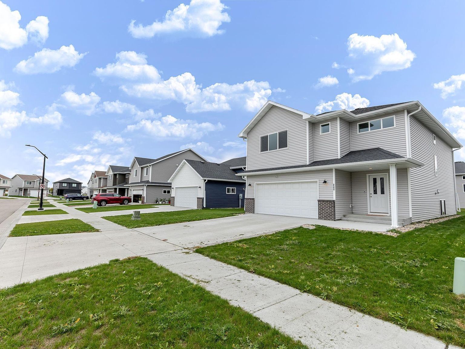 2506 Fulton Loop S Fargo, ND 58104 - Thumbnail 3