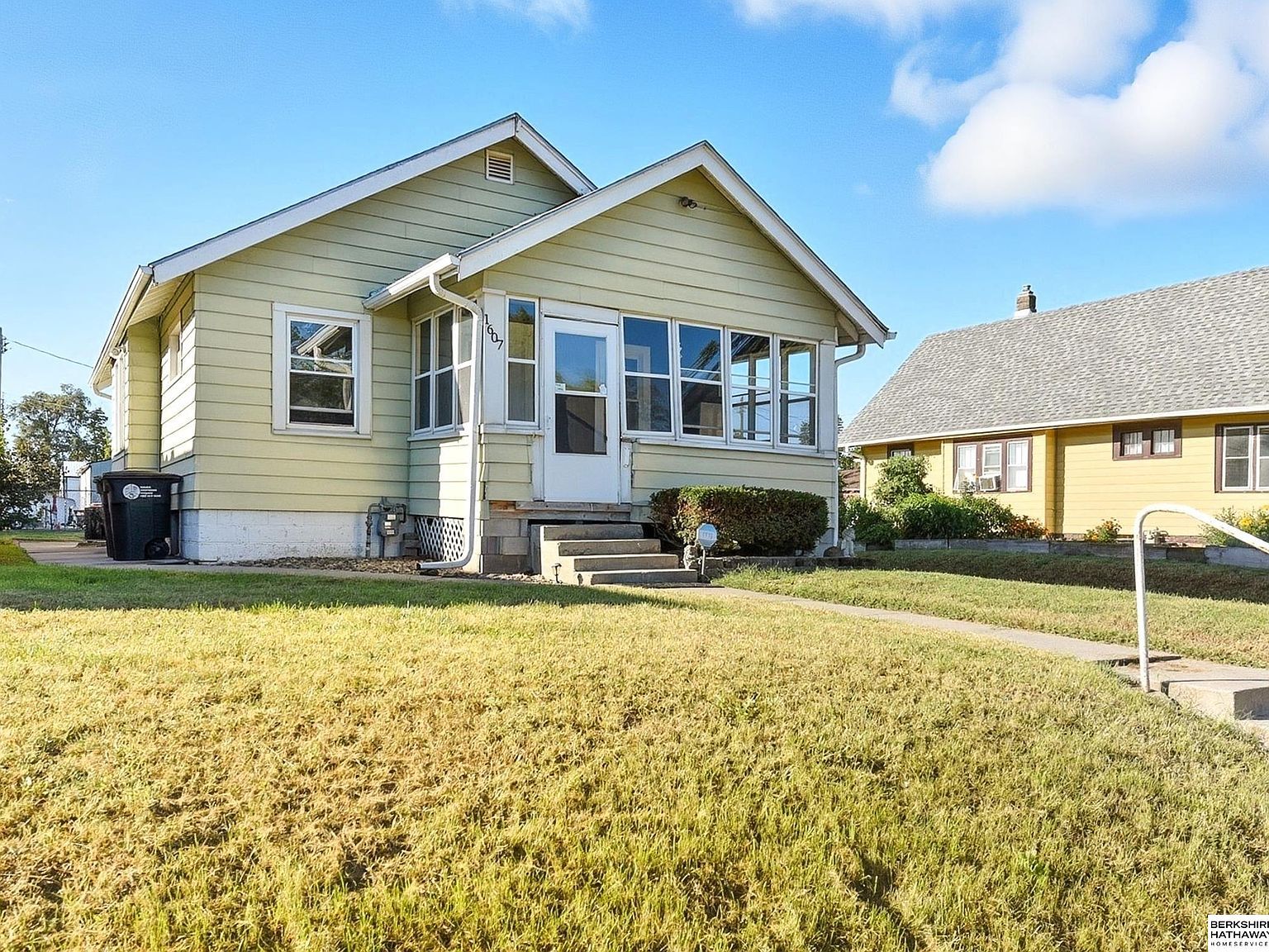 1607 & 1609 Laird St Omaha, NE 68110 - Thumbnail 3