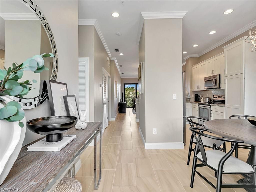 15114 Palmer Lake Cir UNIT 201 Naples, FL 34109 - Thumbnail 3