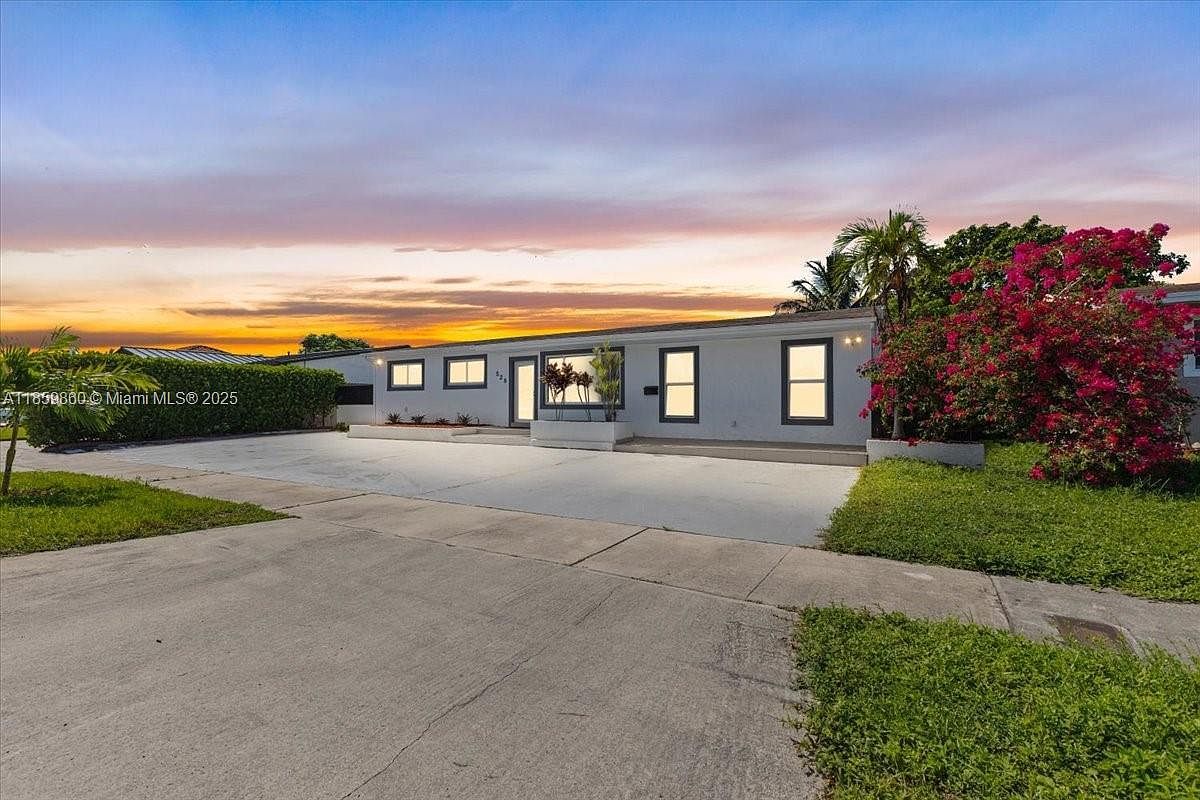 528 W 45th Pl Hialeah, FL 33012 - Thumbnail 3