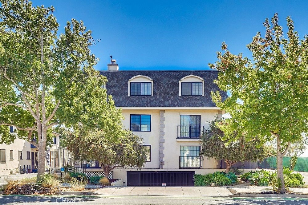 1020 Ocean Park Blvd Santa Monica, CA 90405 - Thumbnail 3