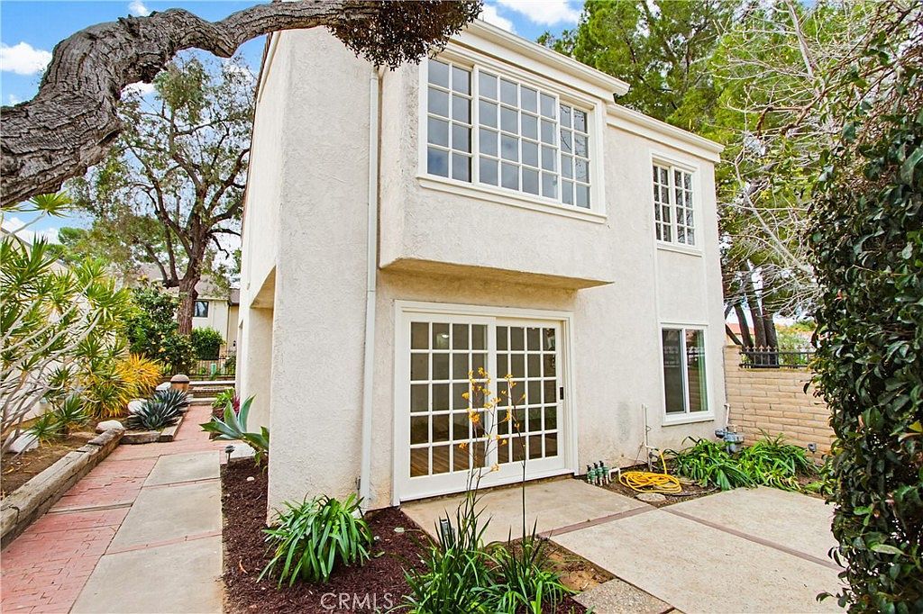 48 Willow Tree Ln Irvine, CA 92612 - Thumbnail 3