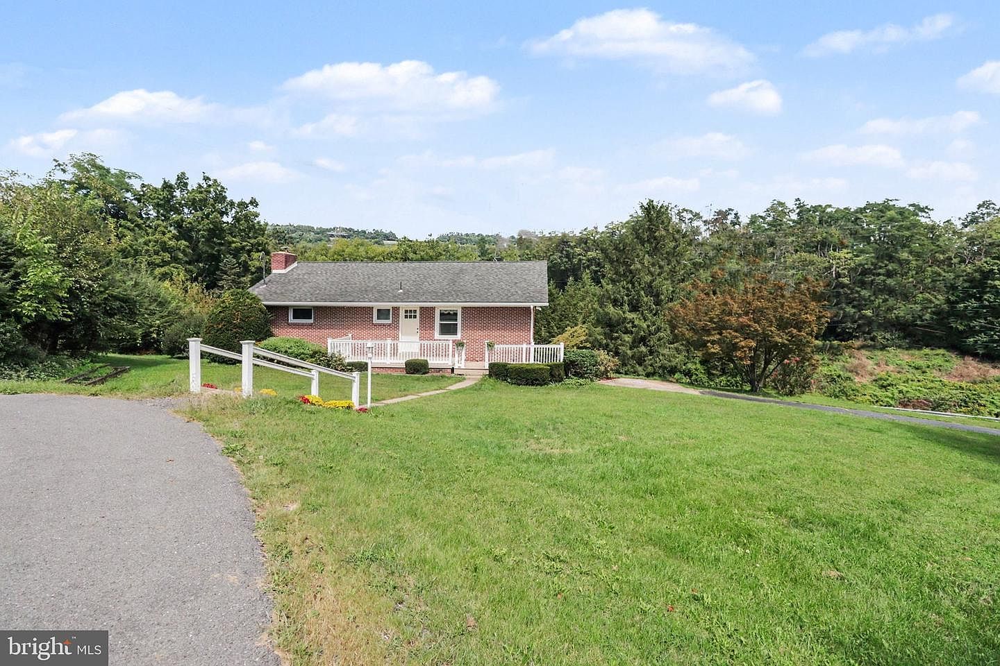 1445 Loop Rd Lewistown, PA 17044 - Thumbnail 3