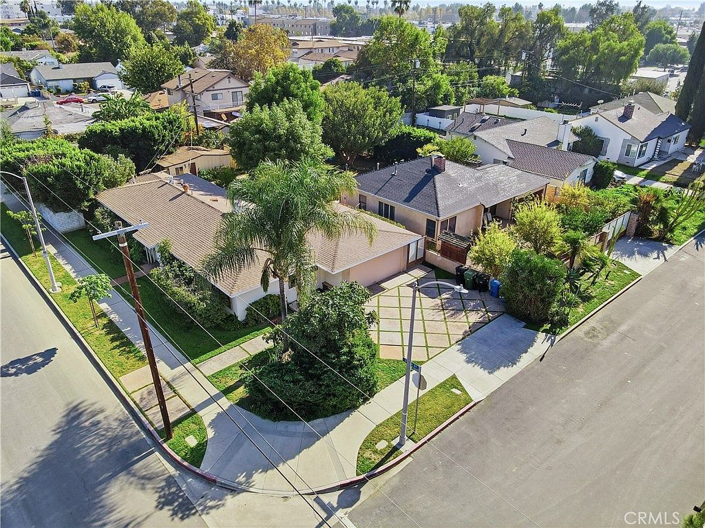 15022 Sylvan St Van Nuys, CA 91411 - Thumbnail 3