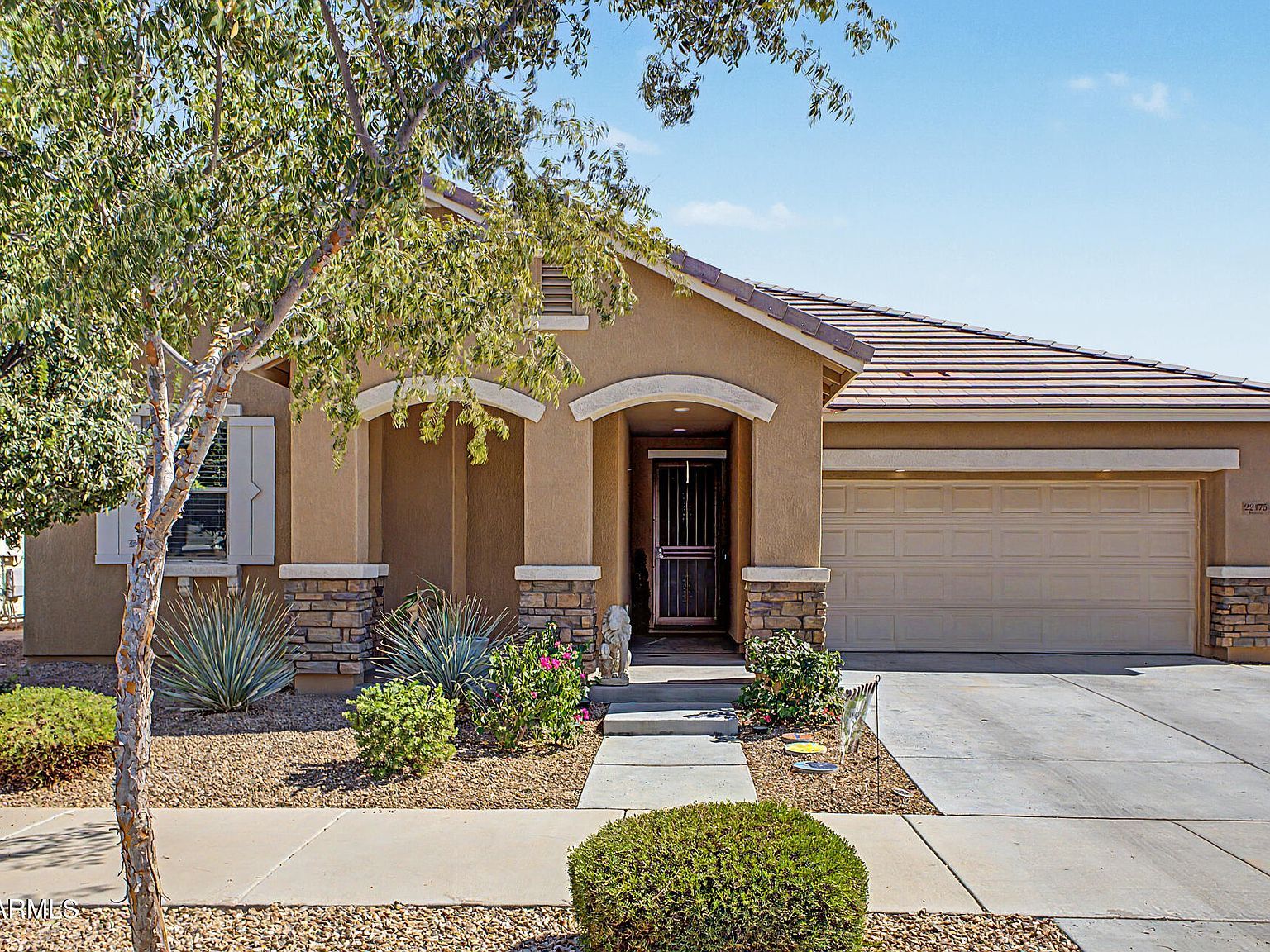 22475 E CALLE DE FLORES -- Queen Creek, AZ 85142 - Thumbnail 3