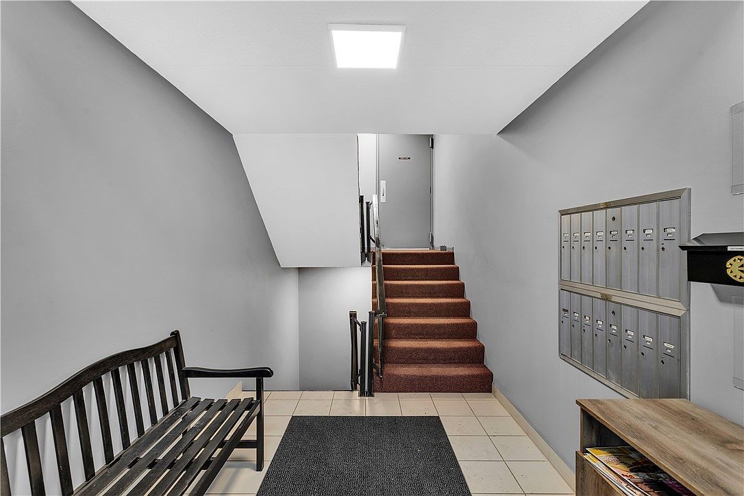 2401 Charlemagne Cir Pittsburgh, PA 15237 - Thumbnail 3