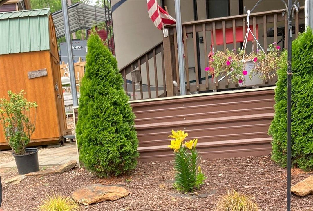 131 Loop Cir Westminster, SC 29693 - Thumbnail 3