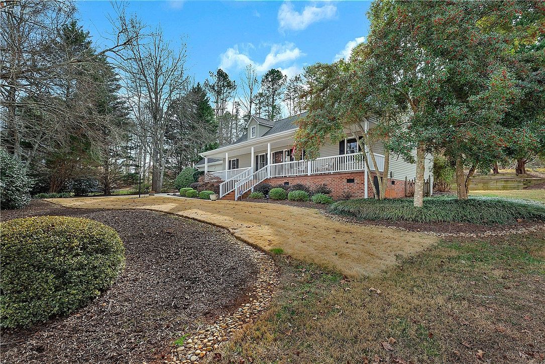 109 Holder St Liberty, SC 29657 - Thumbnail 3