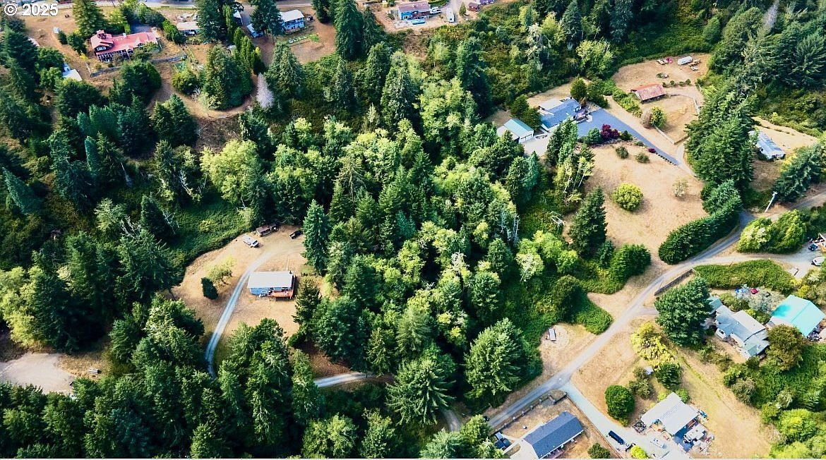 20th Ln Coos Bay, OR 97420 - Thumbnail 3