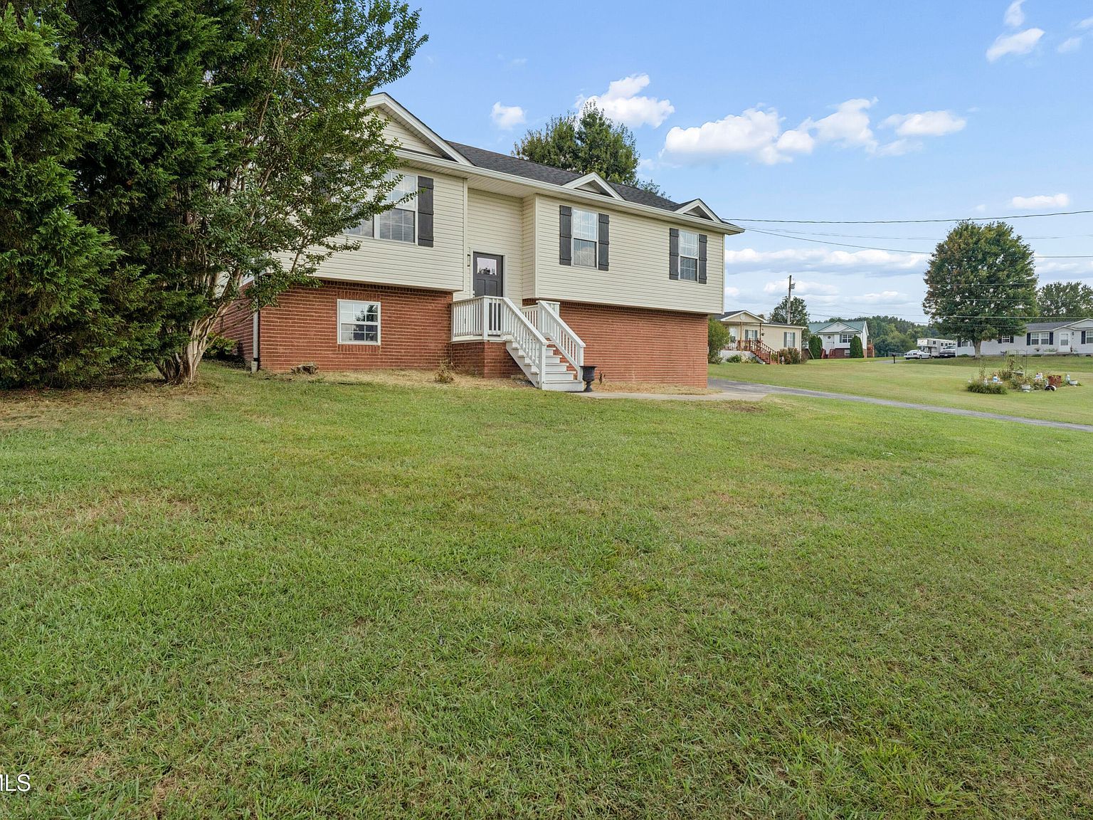 1111 Sycamore Creek Dr Jonesborough, TN 37659 - Thumbnail 3