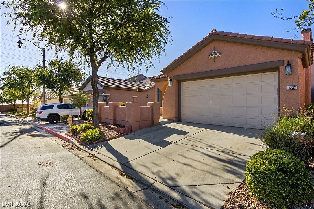 11237 Piper Peak Ln Las Vegas, NV 89138 - Thumbnail 3