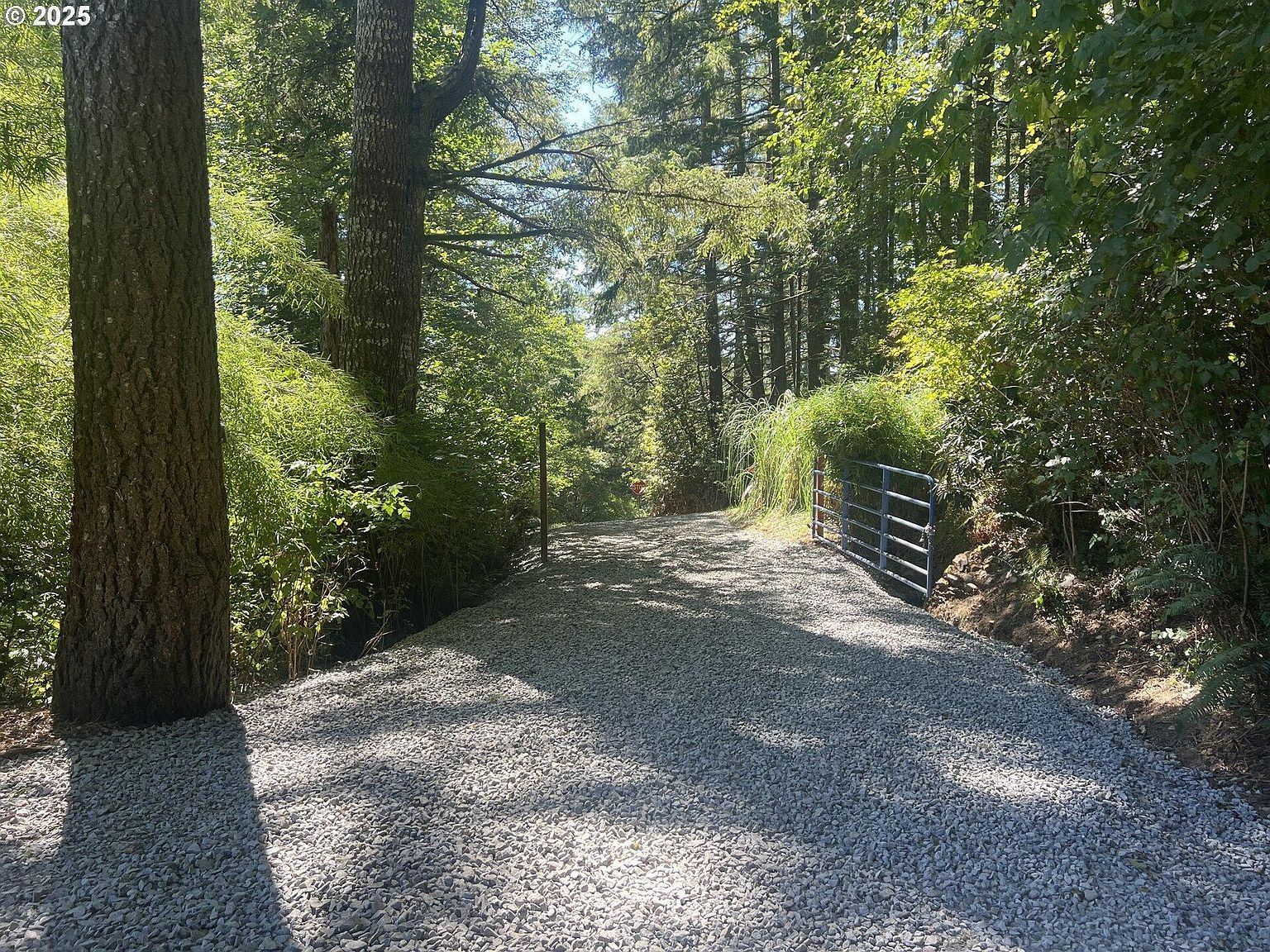 17301 Canyon Dr Brookings, OR 97415 - Thumbnail 3