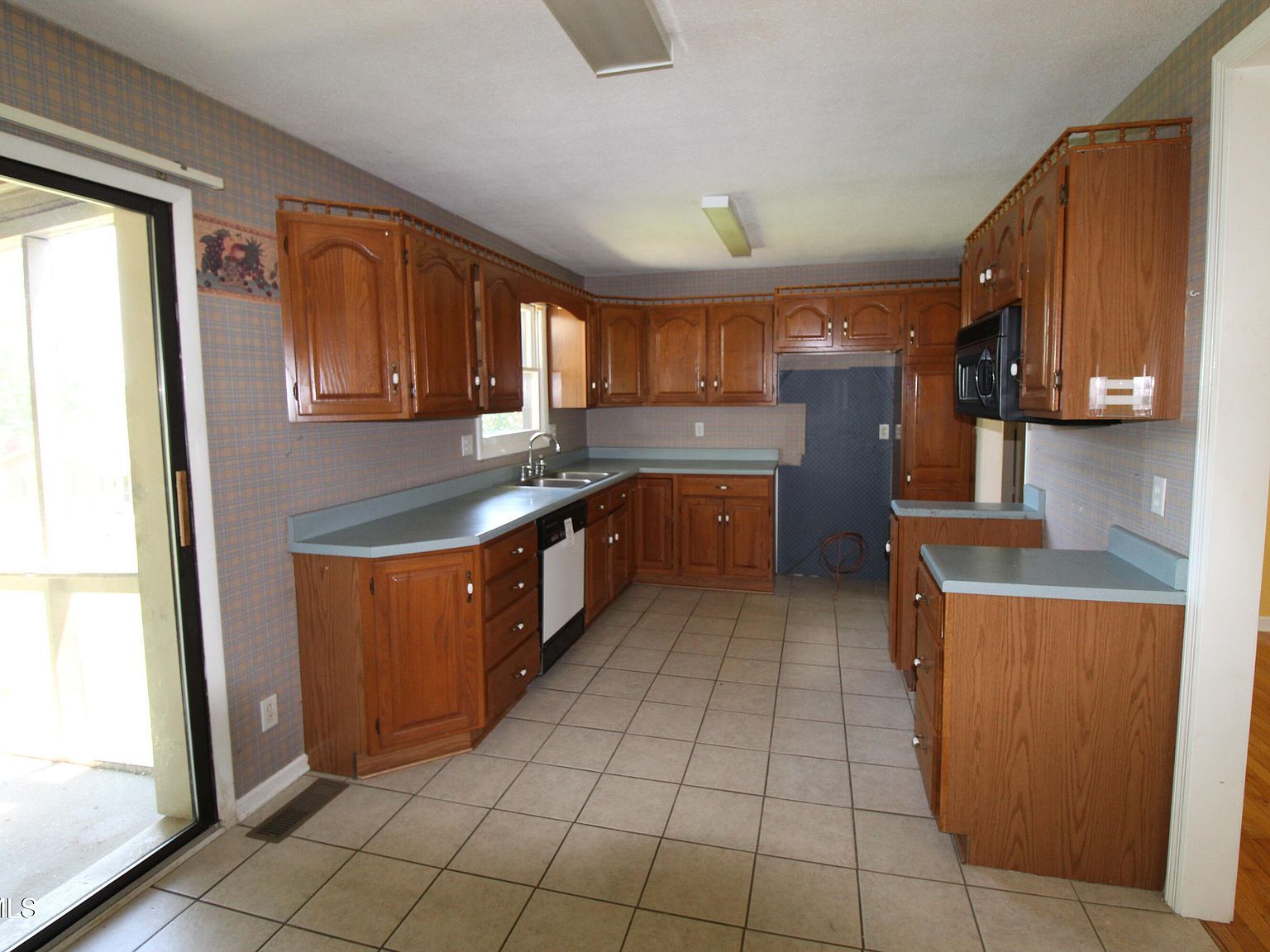 288 Hicks Rd Piney Flats, TN 37686 - Thumbnail 3